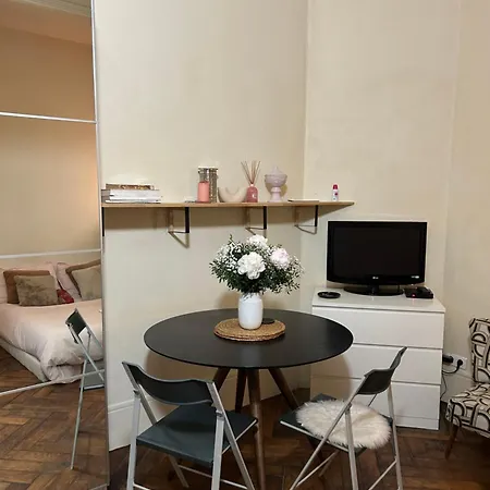 Apartment Typiquement Parisien Cosy Paris